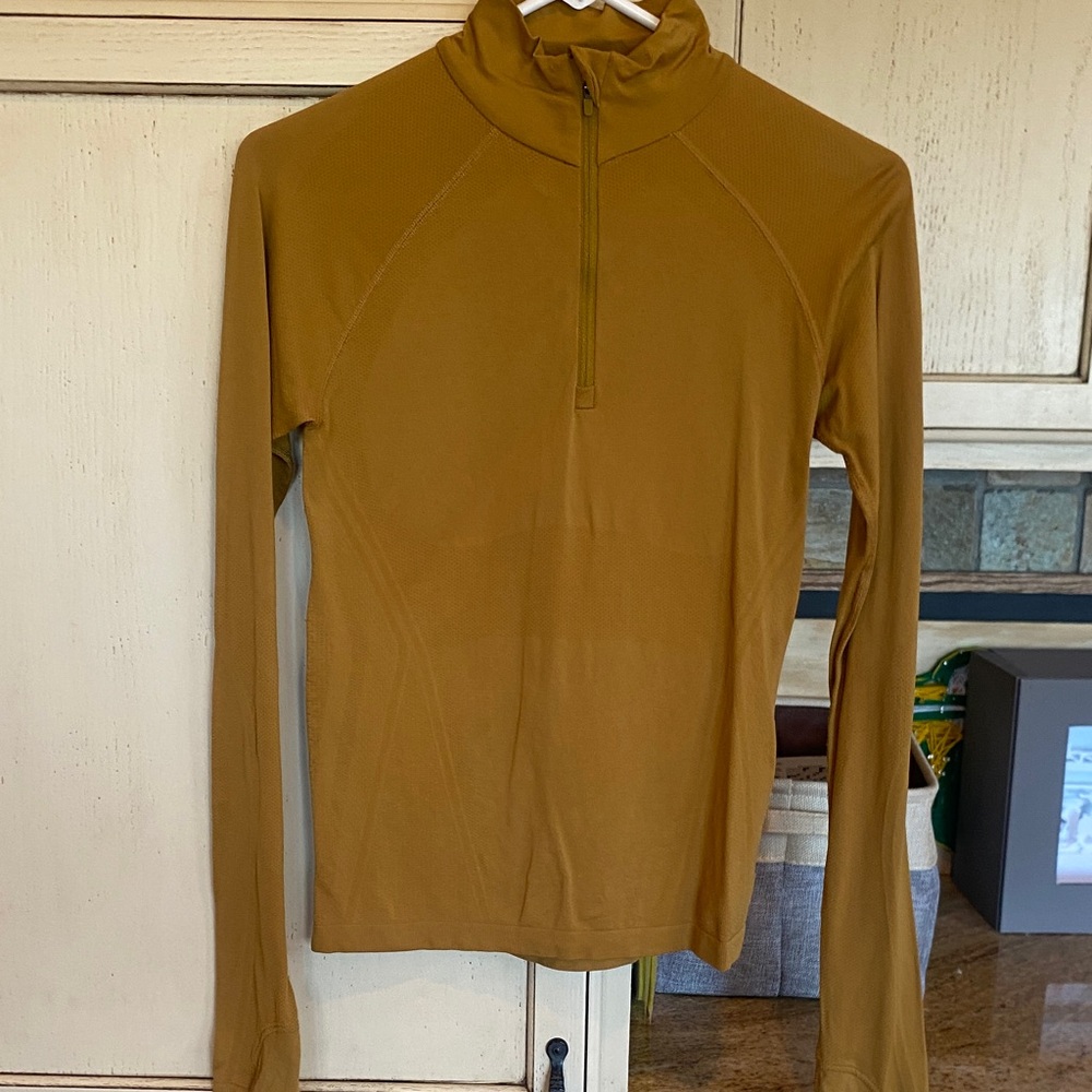 Athleta MOMENTUM Half-Zip Mustard Long Sleeve Workout Top. XS.  Thumbholes